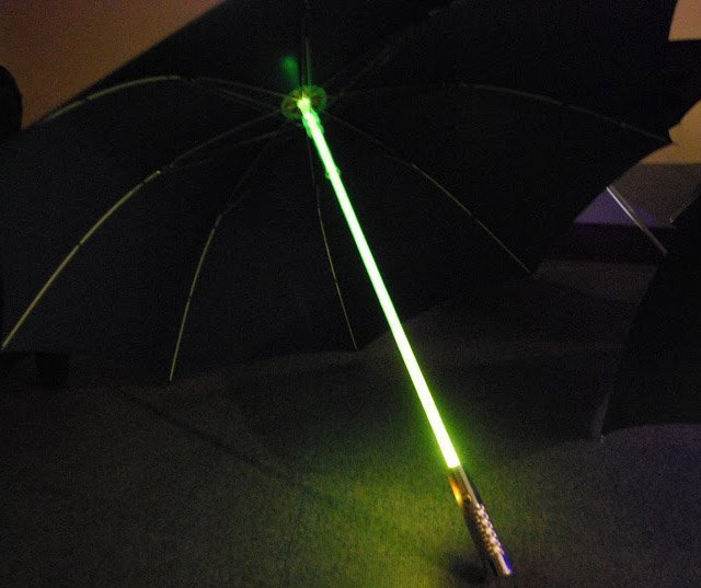 lightsaber-umbrella