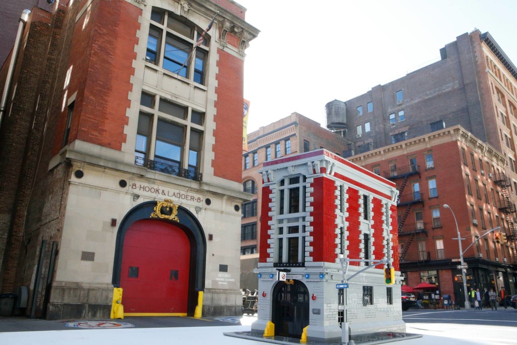 LEGO-Ghostbusters-Firehouse-3